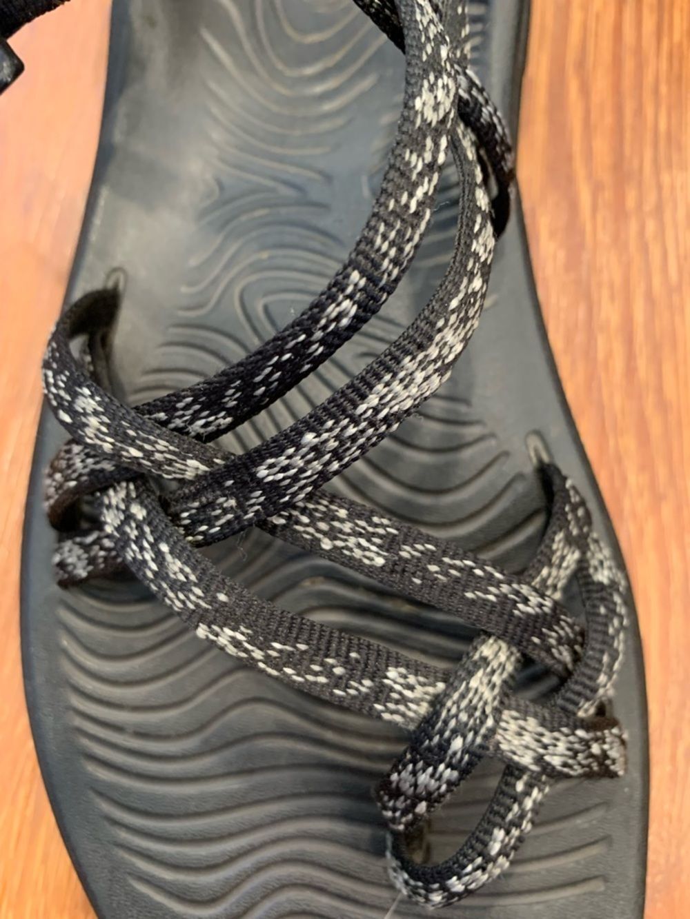 Chaco Z/Volv X2 Women’s 10W Strappy Sandals Black Gray Adjustable Outdoor Hiking - Picture 2 of 6